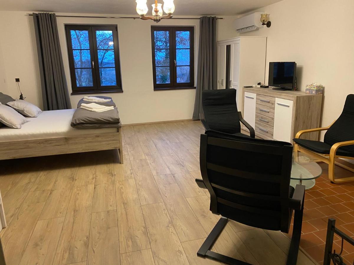 Apartman Pod Mandloni Starovice Bagian luar foto